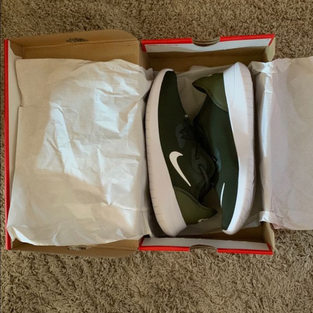 NWT Nike Hakata sneakers